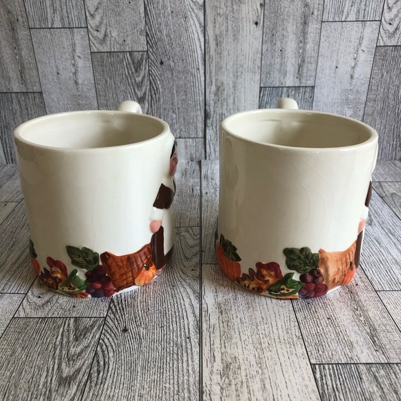 Publix - The Pilgrim Pair Of Thanksgiving Coffee Mugs 2 Ladies In Original Box - Picture 7 of 14